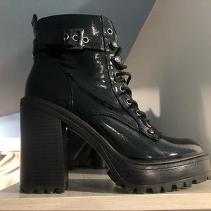 Brand new GBG Los Ángeles combat boots.